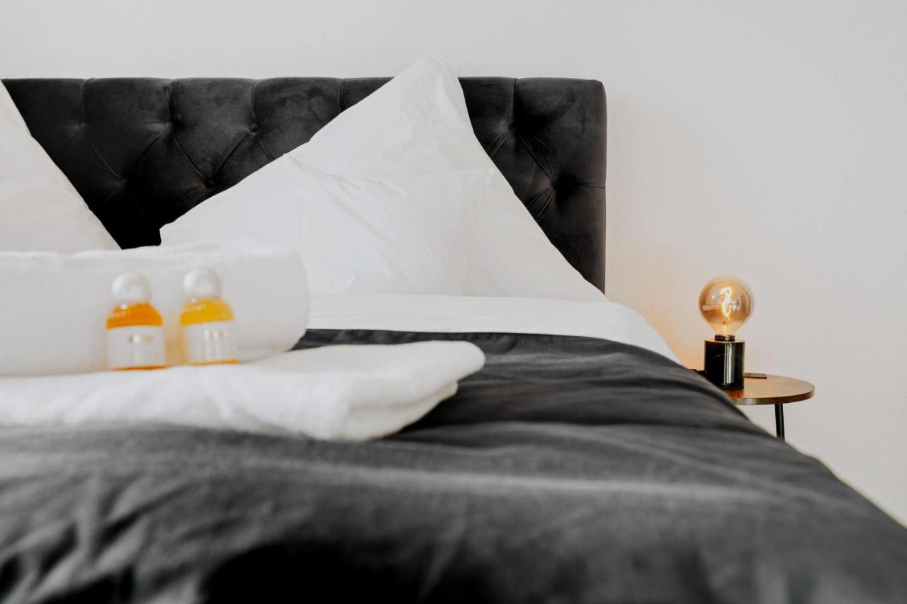Blissplace 3 Zi Premium Apartment Nahe Getec Arena Mit Kingsize Betten Und Balkon Magdeburg Kültér fotó